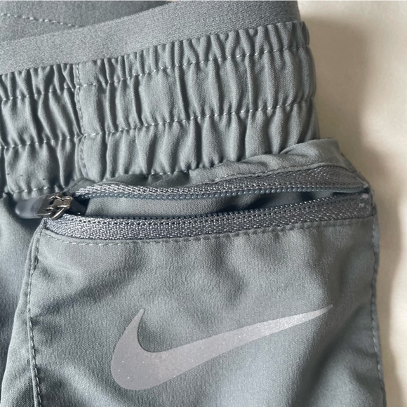 Nike Dri-Fit Light Grey Running Shorts - Picture 2 of 6